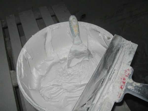 Консистенция шпатлевки Смесь должна быть нужной густоты