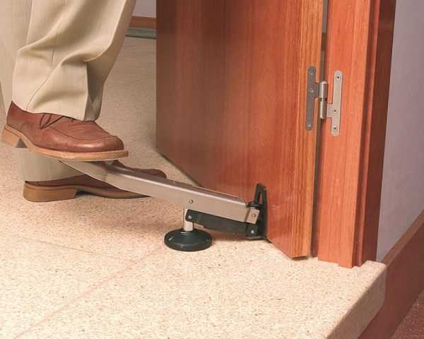 Приспособление для снятия с петель Снятие деревянной двери с петель