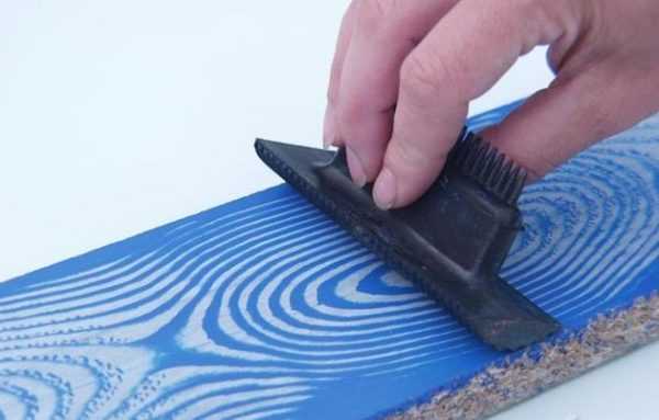 Нанесение краски с помощью фактурного шпателя Создание деревянной текстуры с помощью красок