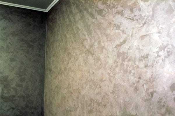 Стена покрашена краской с эффектом шёлка Шёлк на стене комнаты