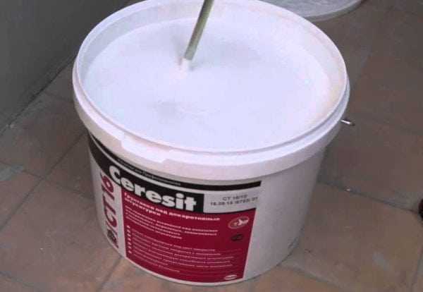 Структура грунтовки Ceresit CT 16 имеет густую однородную структуру