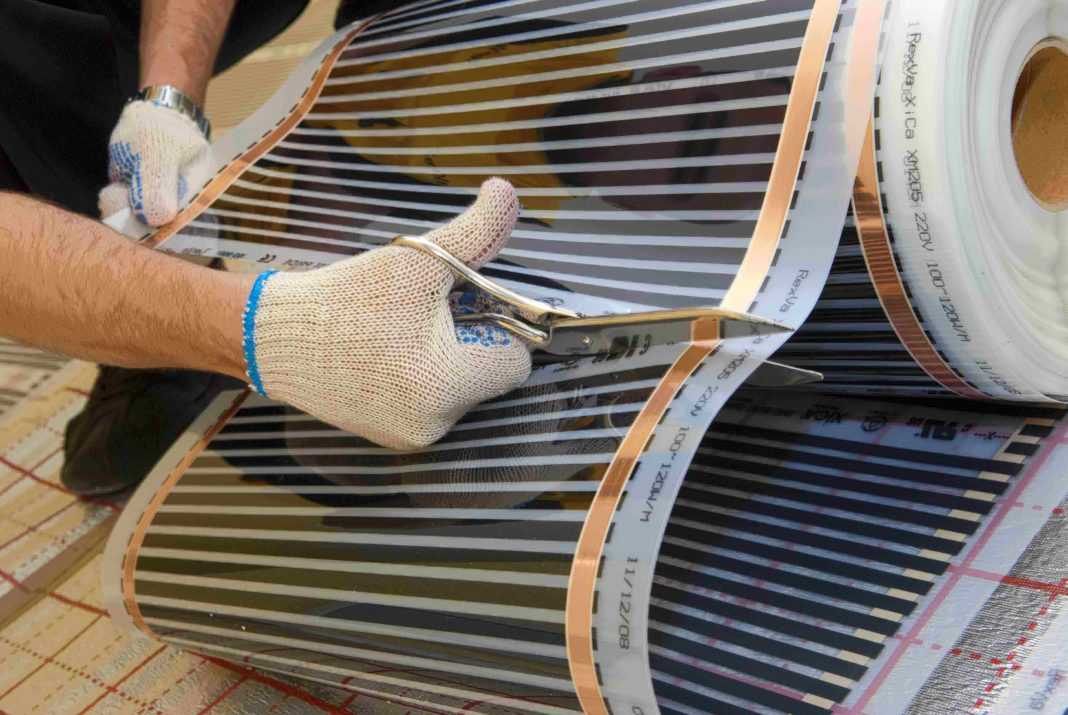 Укладка инфракрасной пленки Теплый пол в каркасном доме