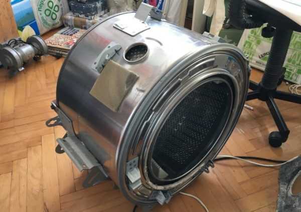 Бак из нержавейки В машинах премиум-класса применяют нержавеющую сталь