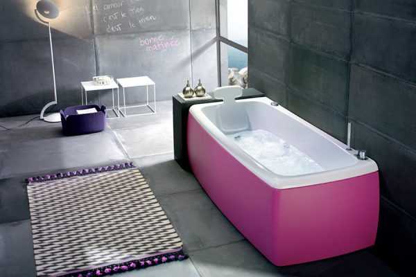 Оформление ванной комнаты Фуксиновый экран ванны