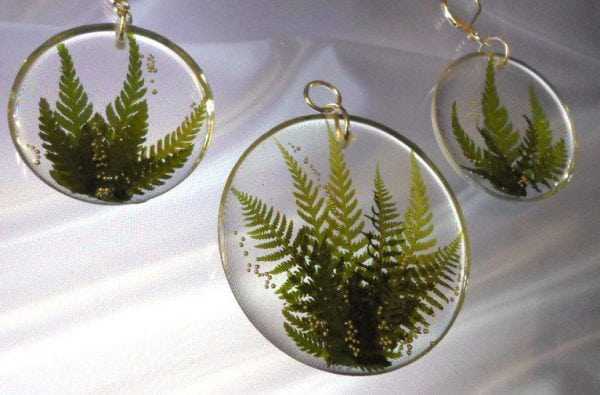 Ведьмин оберег из эпоксидной смолы Из прозрачной смолы можно создавать оригинальные изделия