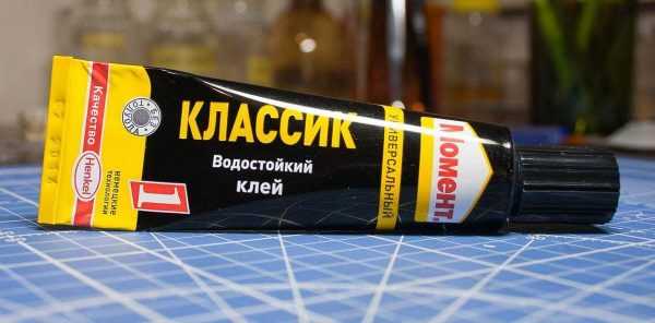 Водостойкий состав Поскольку клей водостойкий его невозможно смыть водой