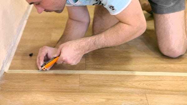 Стыковка линолеума холодной сваркой Холодная сварка линолеума