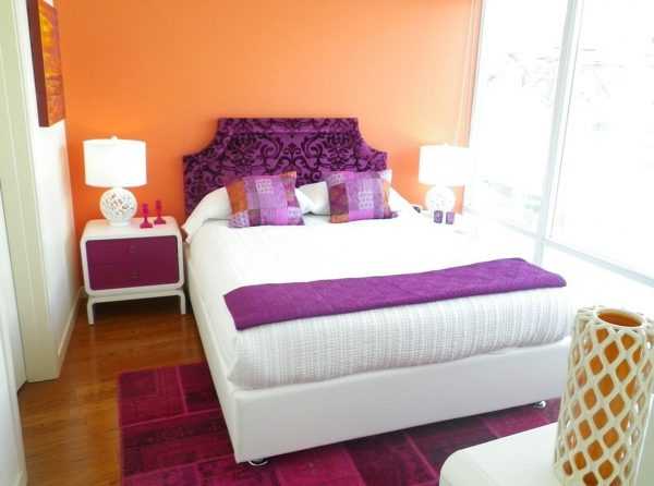 Сочетание цветов в интерьере спальни Хорошо подходит ко всем оттенкам фиолетового