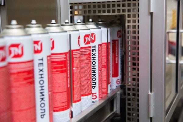 Хранение клея-пены Технониколь Баллоны с монтажной пеной нужно устанавливать только вертикально