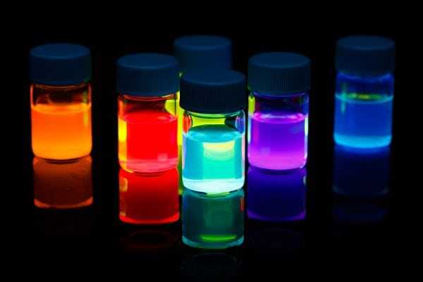 Банки с люминесцентной краской Банки со светящейся краской