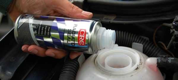 Применение герметизирующего средства Залив герметика в радиатор