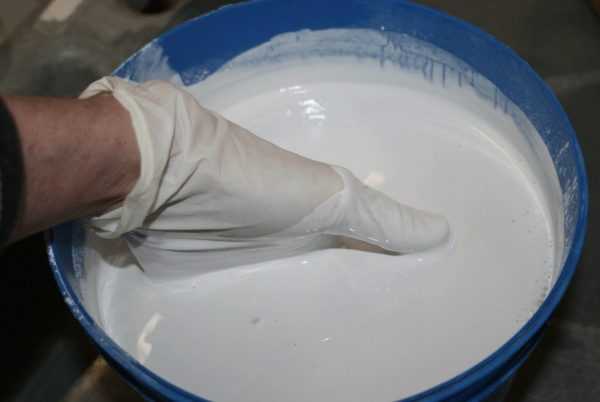 Приготовление гипсового теста Замешивание раствора для заливки