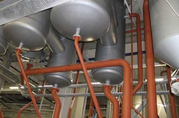 Защита оборудования химстойкой грунтовкой Грунт ХС-068 обеспечивает надежную защиту от кислот и щелочей