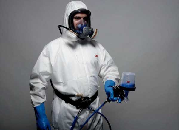 Защитный костюм и респиратор При использовании краски Раптор следует предпринимать меры предосторожности