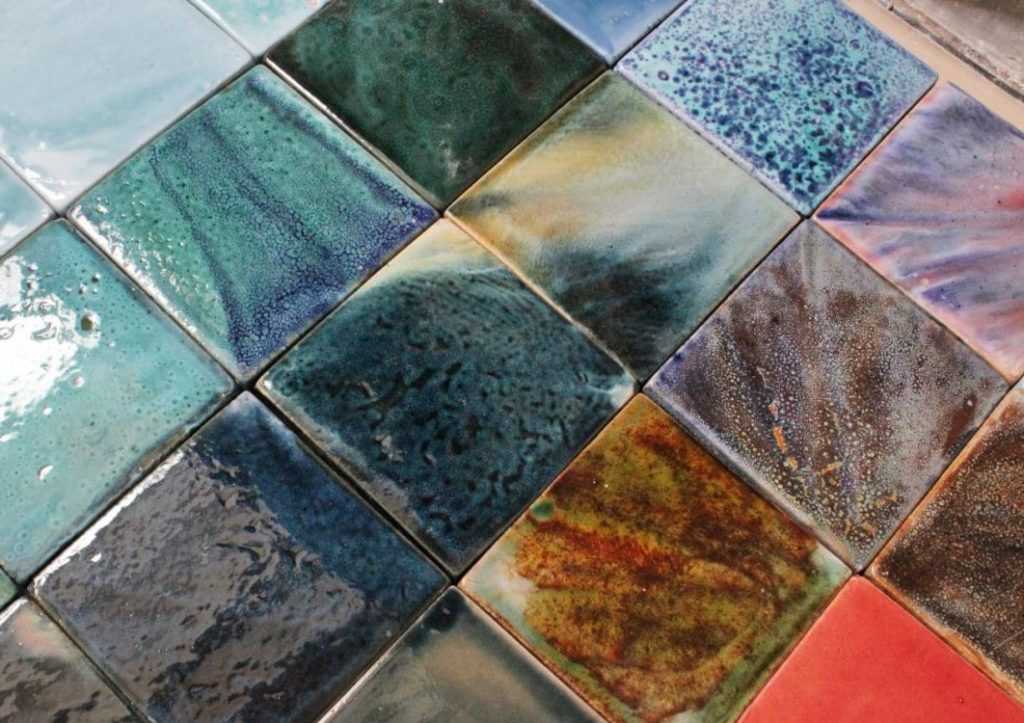 Глянцевые цветные изразцы Глянцевые изразцы