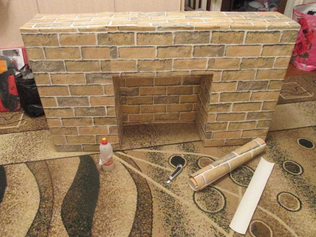 Новогодний камин из коробок Камин из коробок