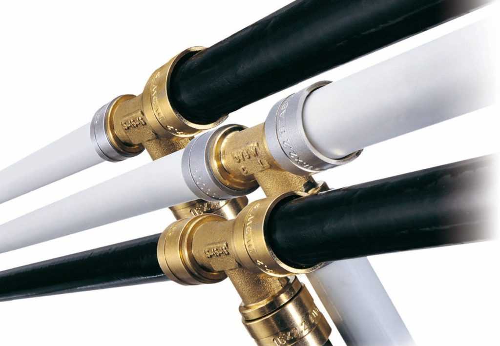 Соединительные трубопроводы воды и пара в баню Соединительные трубопроводы воды и пара