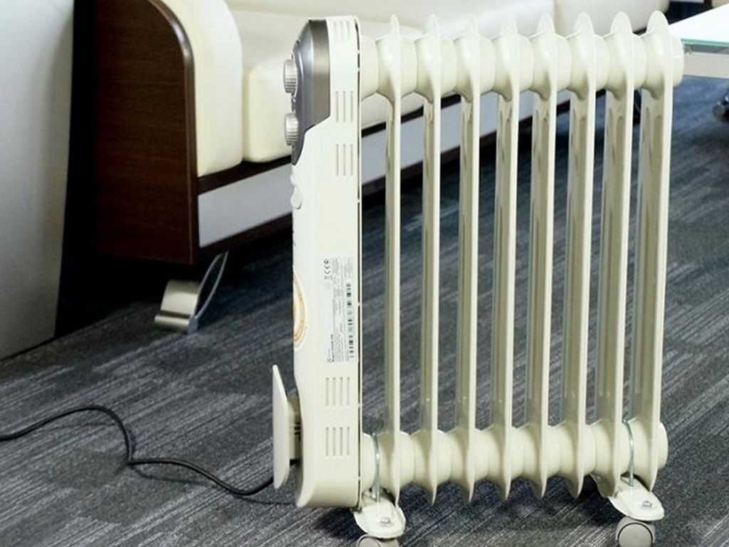 Масляный обогреватель весит гораздо больше конвектора Конвектор или масляный обогреватель