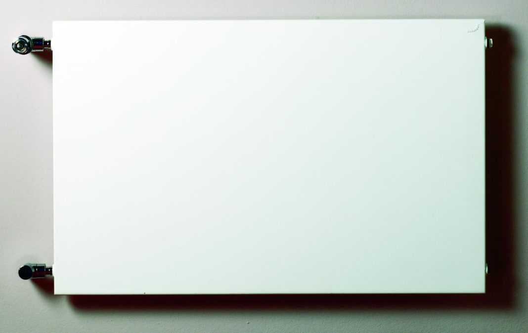 Температура в плоских батареях отопления не должна превышать 110-120°С Плоские батареи отопления