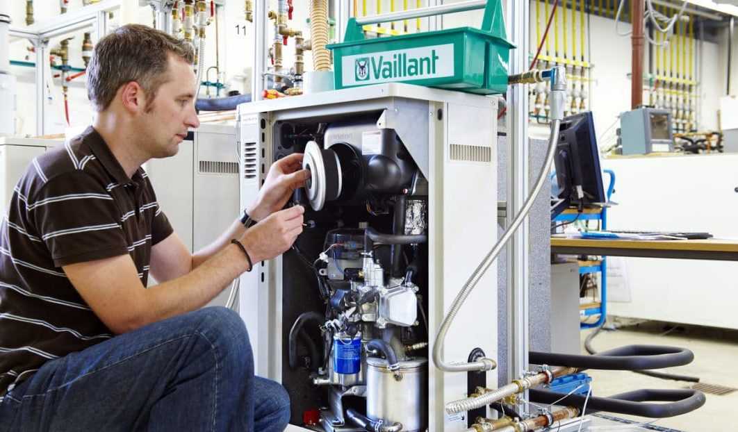 Для обслуживание придется снять корпус газового котла Ремонт газового котла