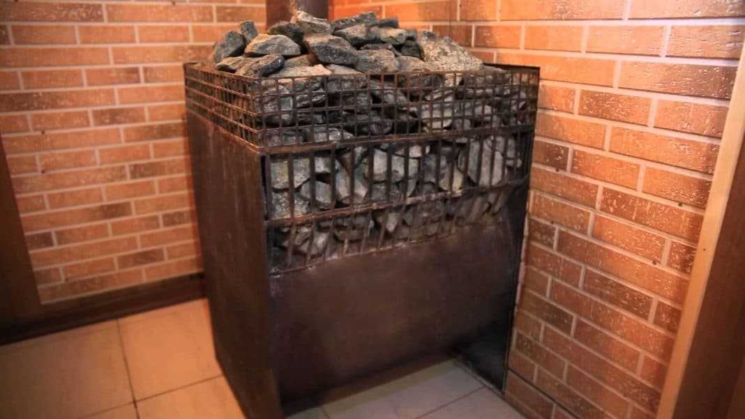 Установка печки в бане на деревянный пол