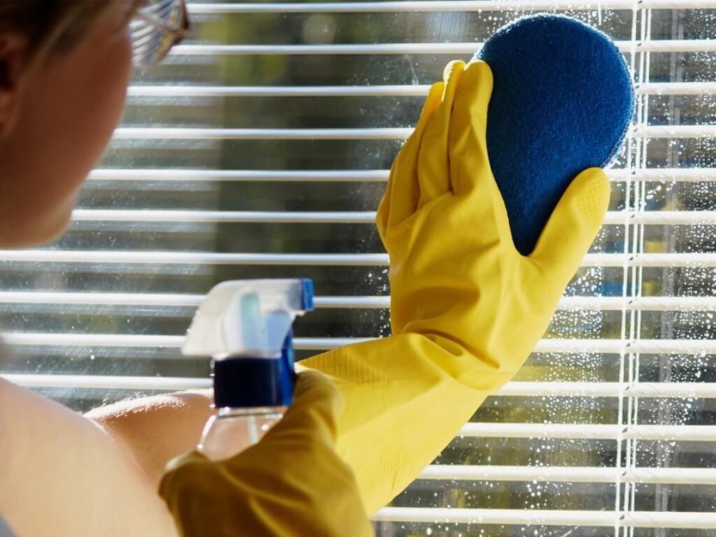17 способов, как быстро помыть горизонтальные и вертикальные жалюзи