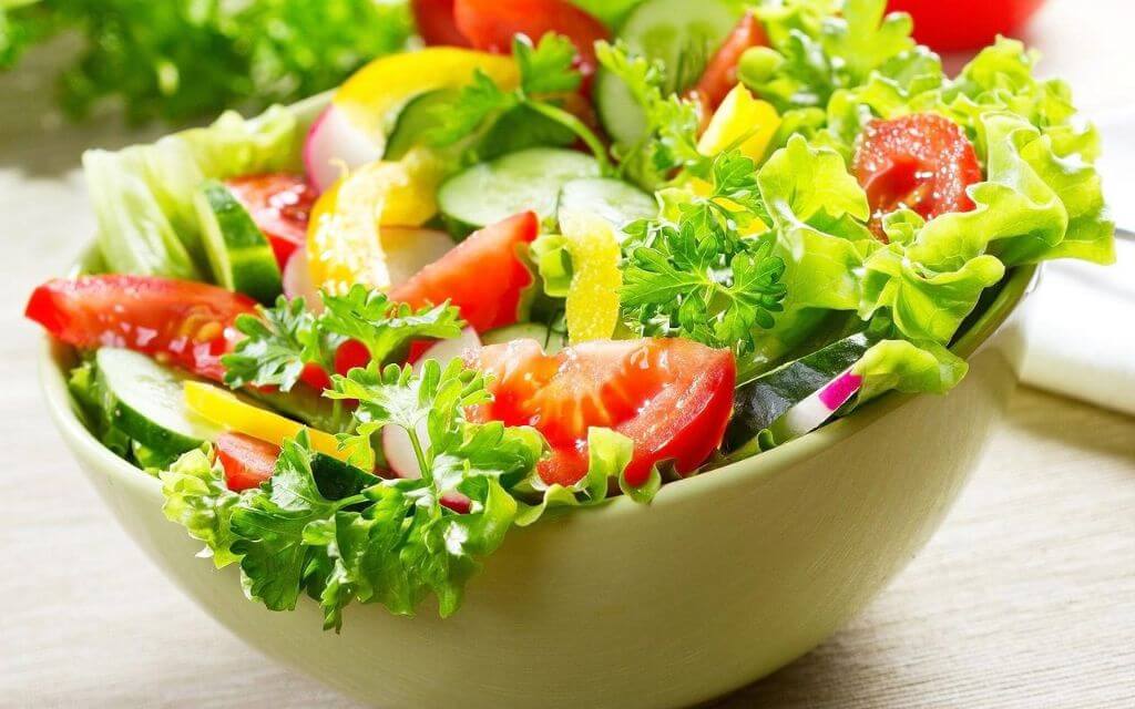 Накрыть стол на 300 рублей: шпаргалка для тех, кто хочет вкусно сэкономить