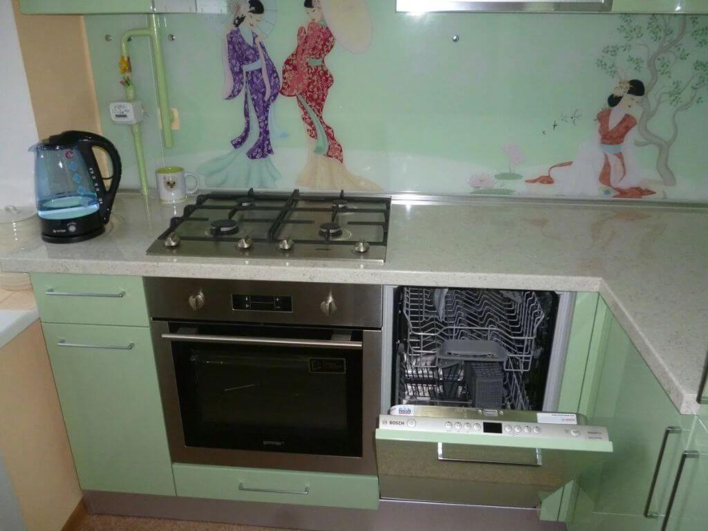 Куда поставить посудомоечную машину в маленькой кухне (+примеры установки с фото)