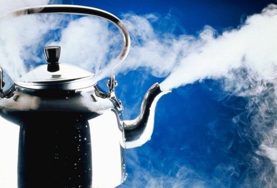 Как убрать след от наклейки с пластика в домашних условиях?