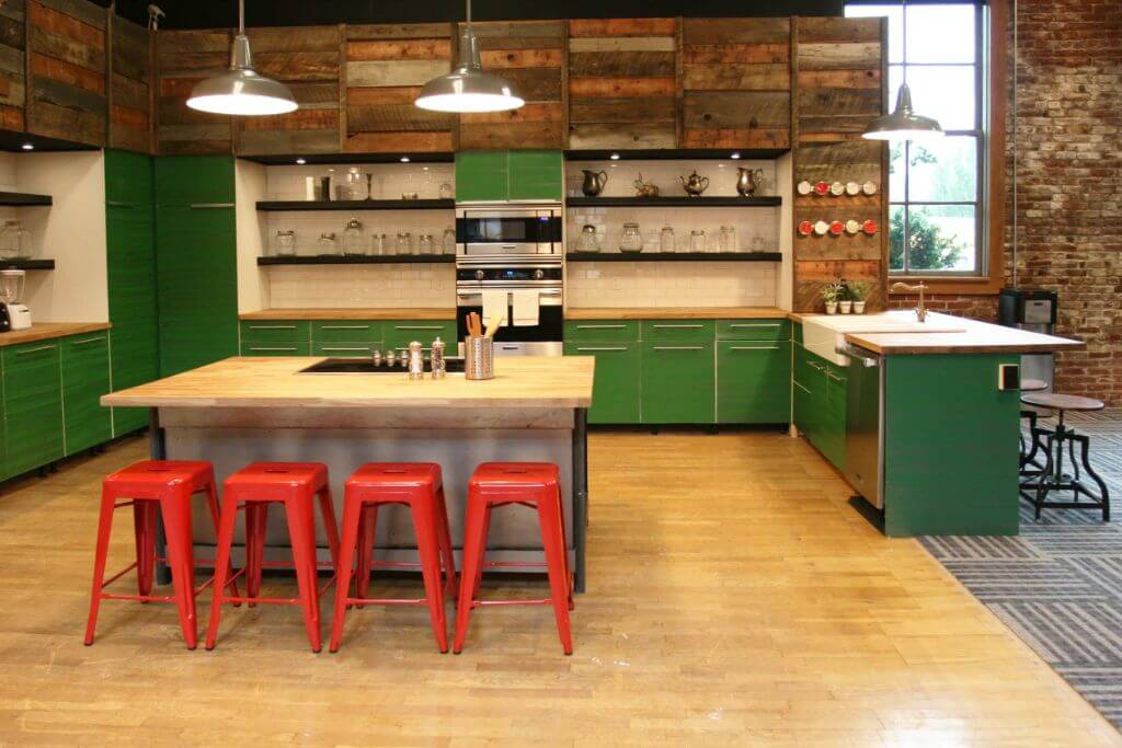 Стильно и смело: дизайн интерьера салатовой кухни (95 фото)
