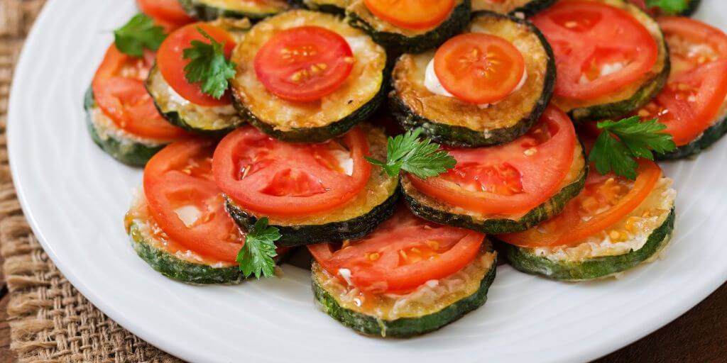 Накрыть стол на 300 рублей: шпаргалка для тех, кто хочет вкусно сэкономить
